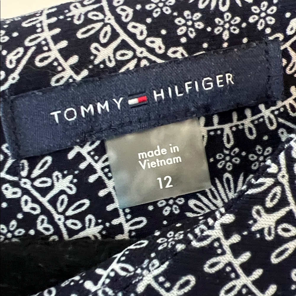 Tommy Hilfiger Navy/White Geometric Bell Sleeve Shift Dress, Back Zip, Size 12 - Picture 2 of 8